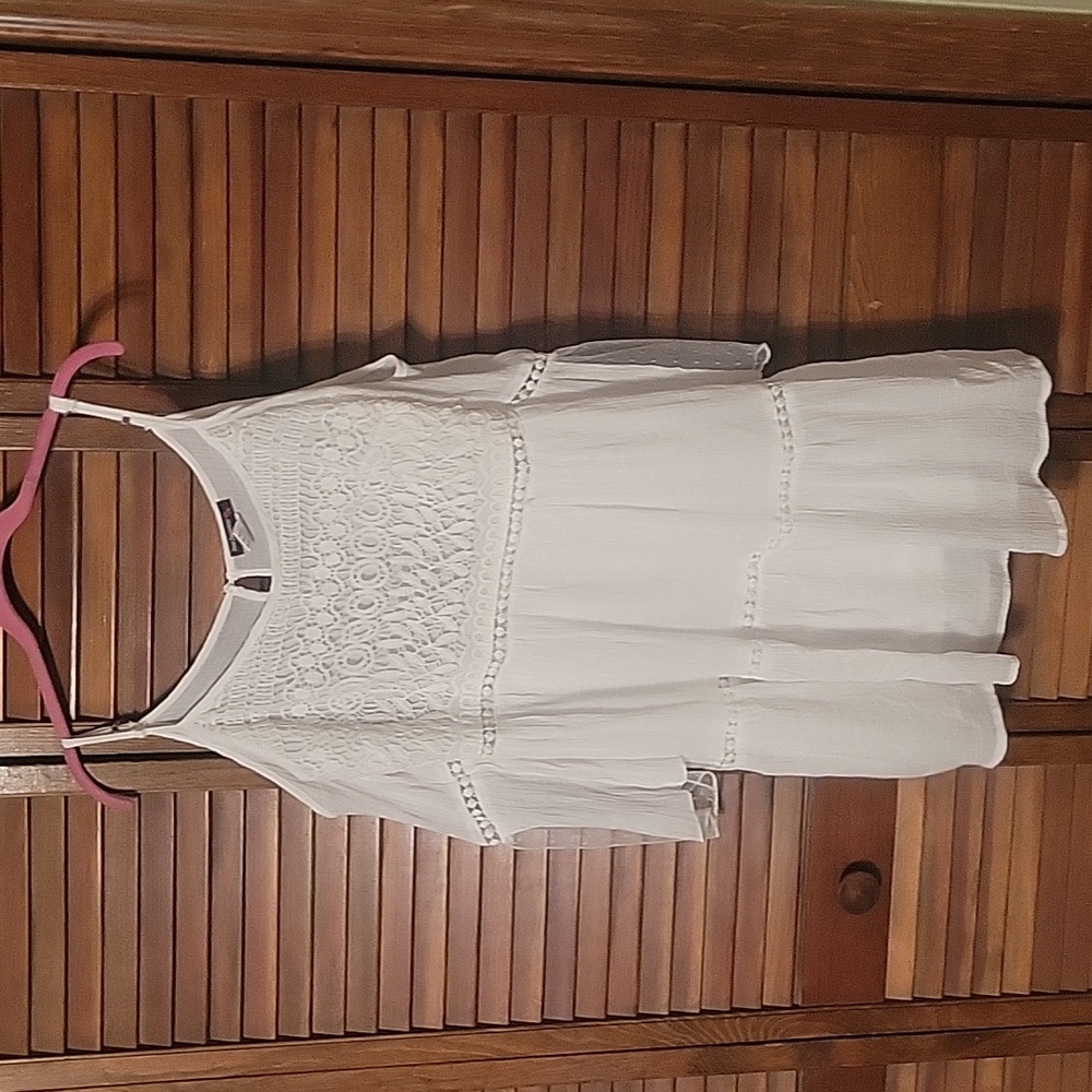 Vivid Importers of NY White Cold Shoulder Gauzy and Crocheted Midi Dress Size S